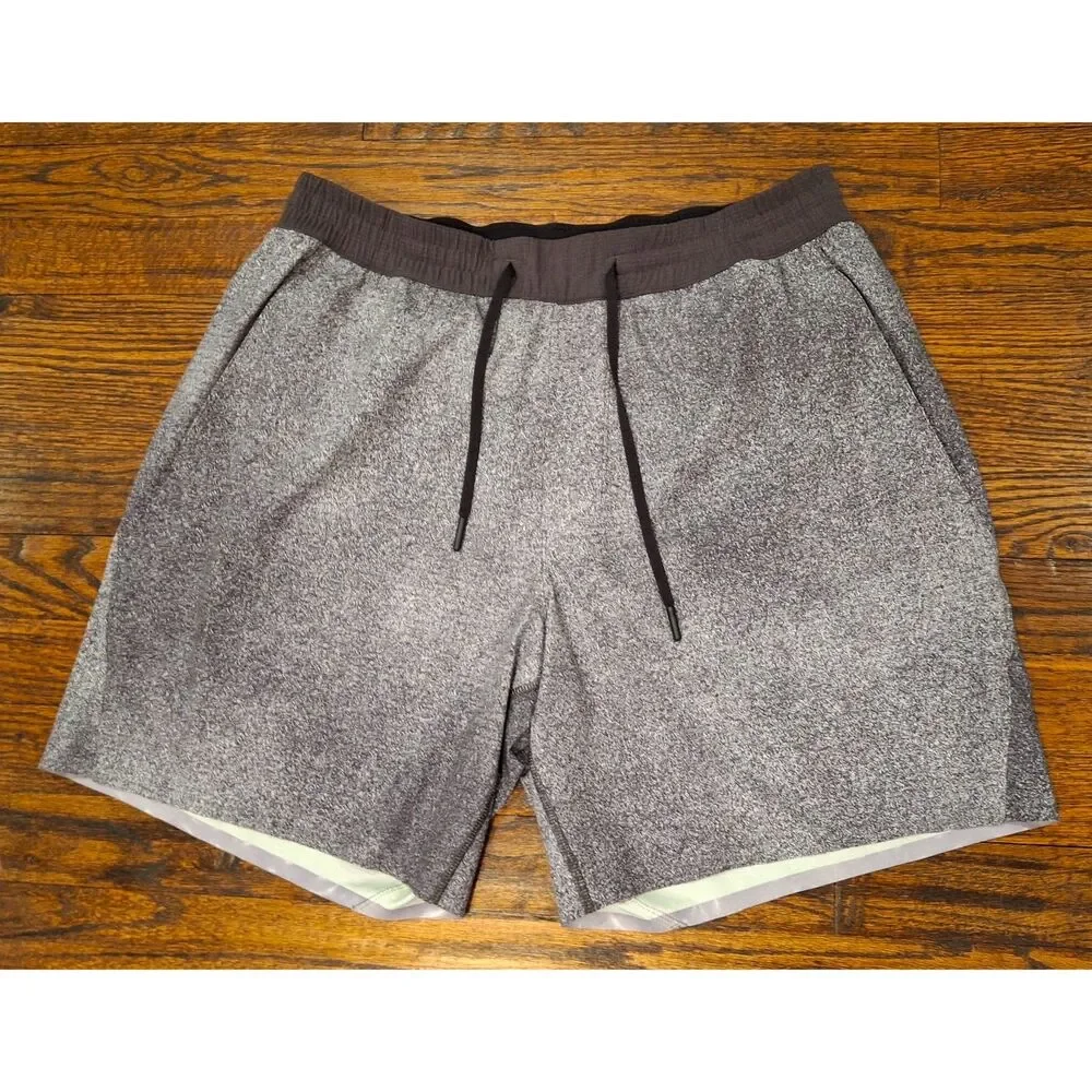 Lululemon Carbon Mist Alpine White Graphite Grey Channel Cross Shorts Mens Large